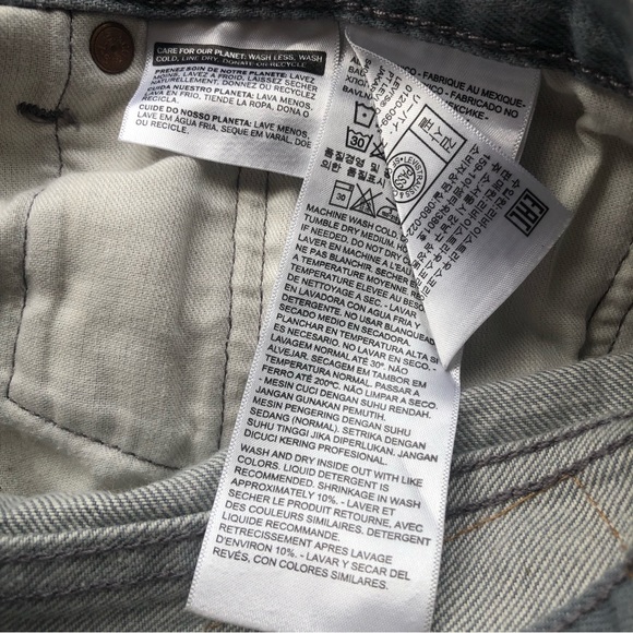 Levi’s 501 Men’s Size W40/L30 Gray Silver Jeans Denim Pants Button-Fly Straight - Picture 5 of 16